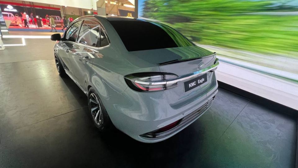 بررسی کی ام سی ایگل کرمان موتور (KMC Eagle)