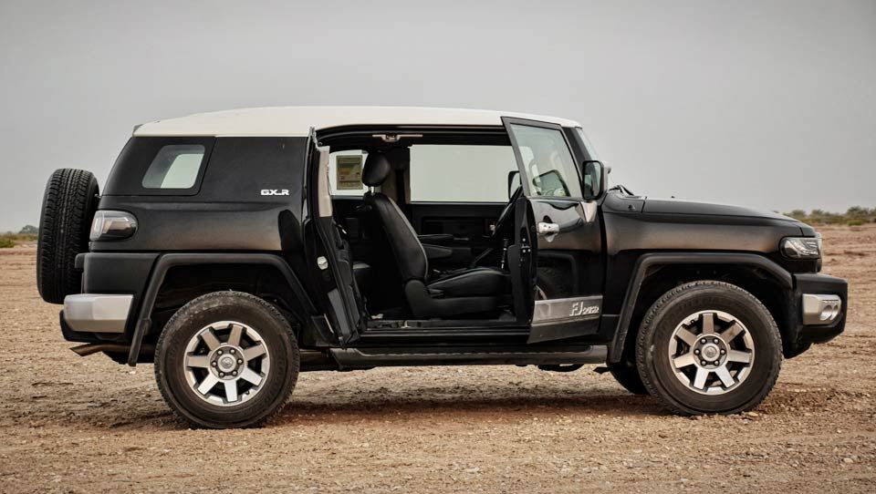 نحوه باز شدن درهای تویوتا FJ کروزر