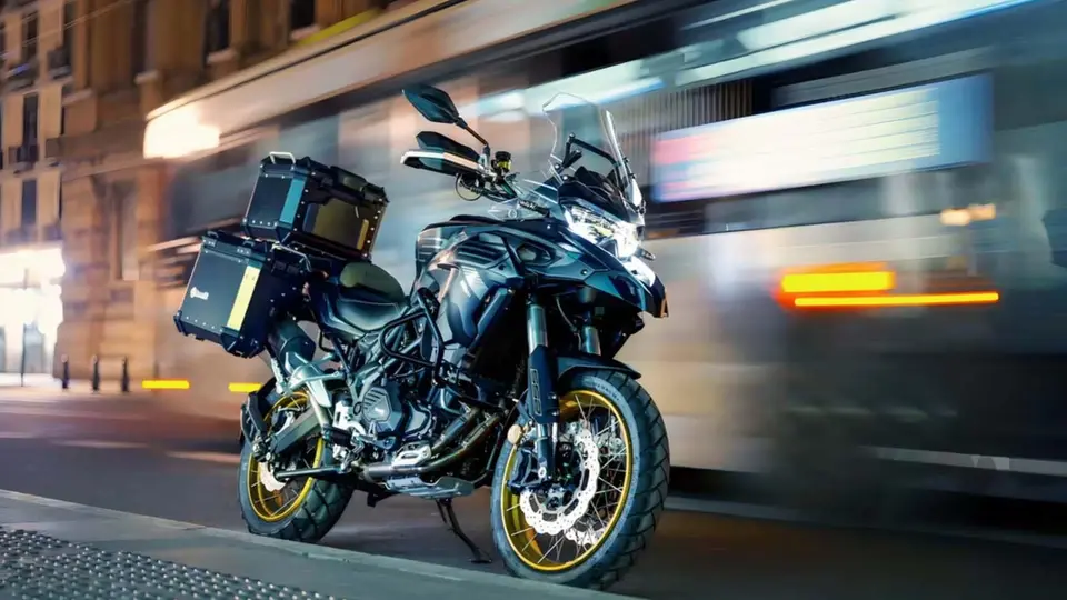 موتورسيکلت بنلي TRK 552