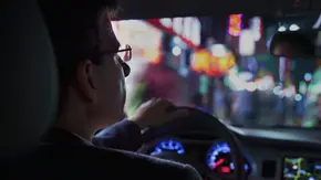 معرفی بهترین عینک برای رانندگی در شب منبع سایت باما