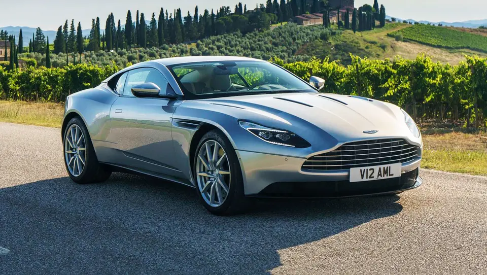 آستون‌مارتین DB11