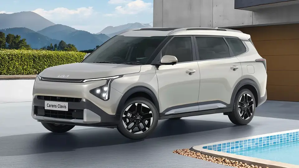 کيا کارنز کلاويس