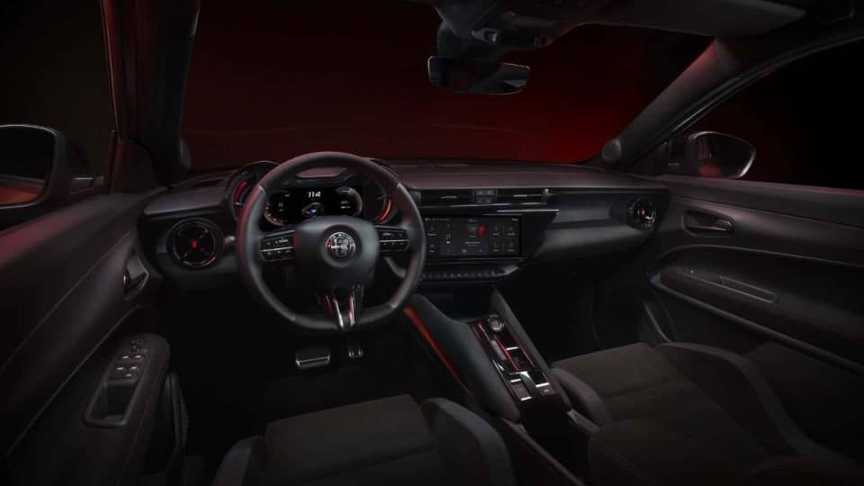 معرفی آلفارومئو میلانو 2024