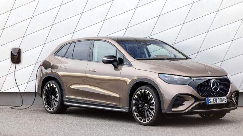 مرسدس بنز EQE SUV