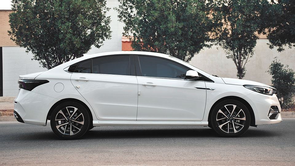 طراحی فونیکس آریزو 6 پرو