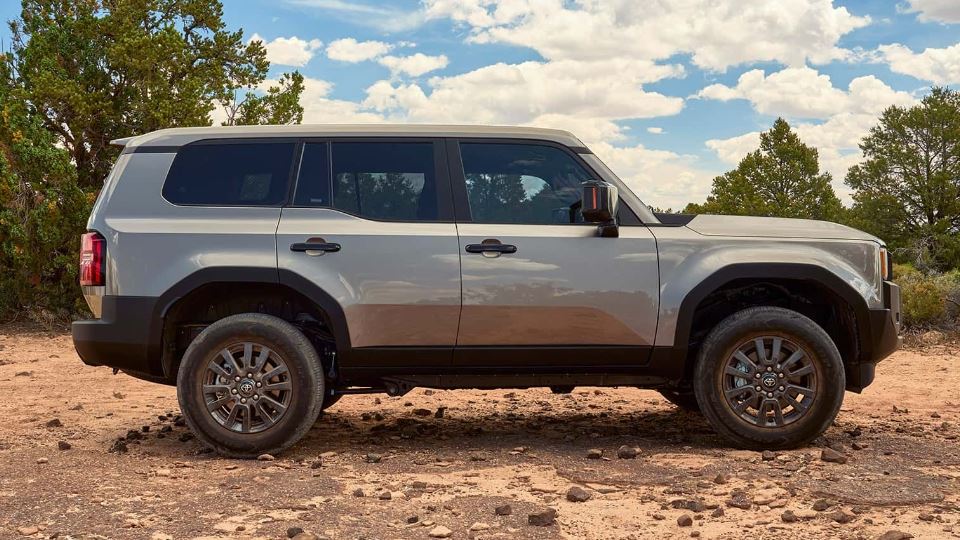  تویوتا لندکروزر J250 مدل 2024