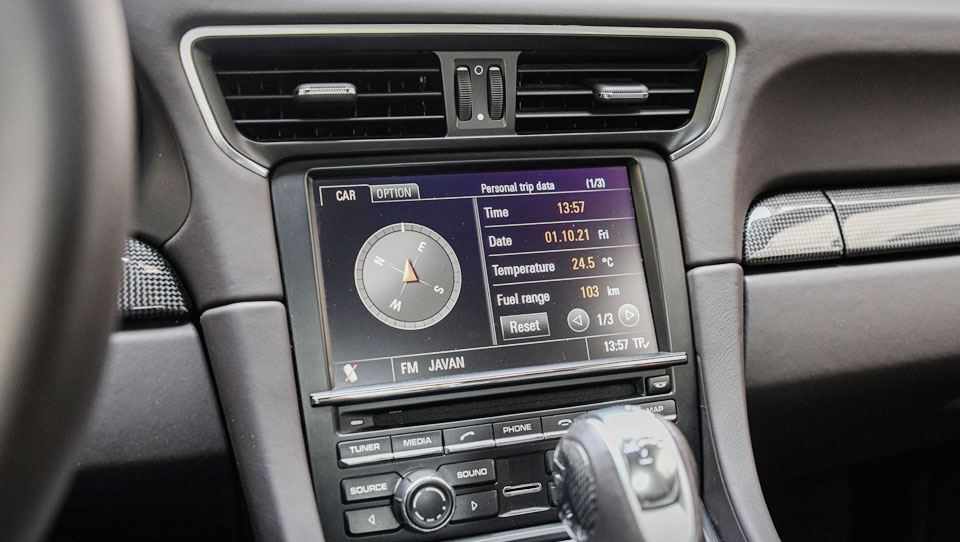 کابین و امکانات پورشه 911 کررا S