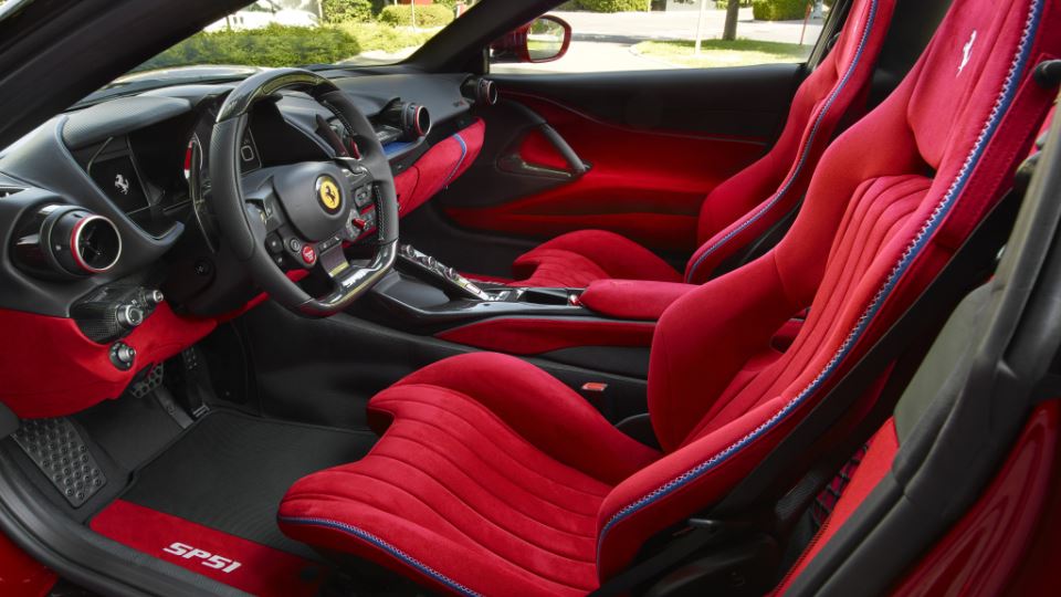 فراری SP51 خودرویی تک‌ساخت براساس 812GTS