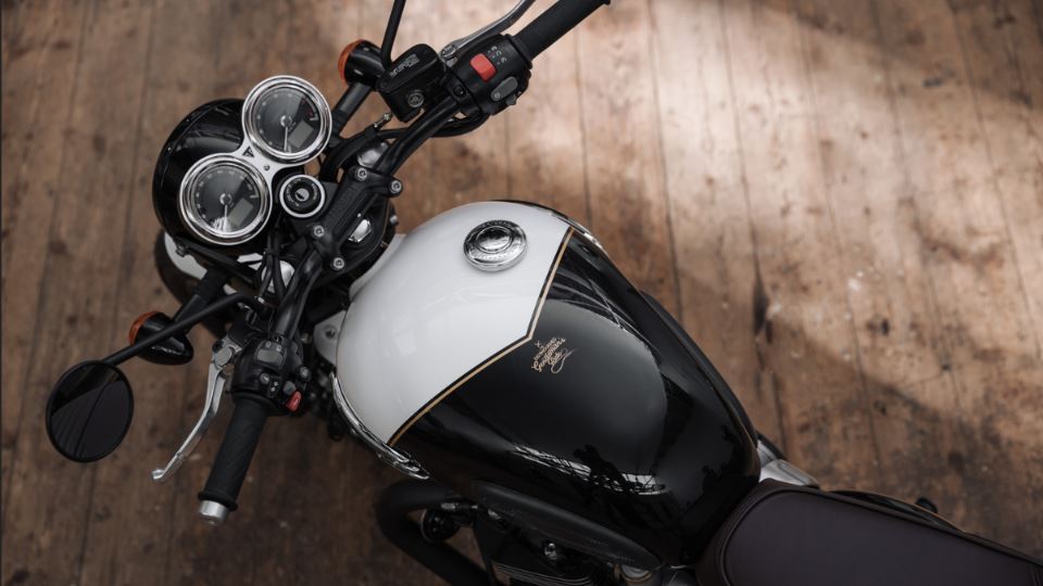 تریومف T120 بلک DGR