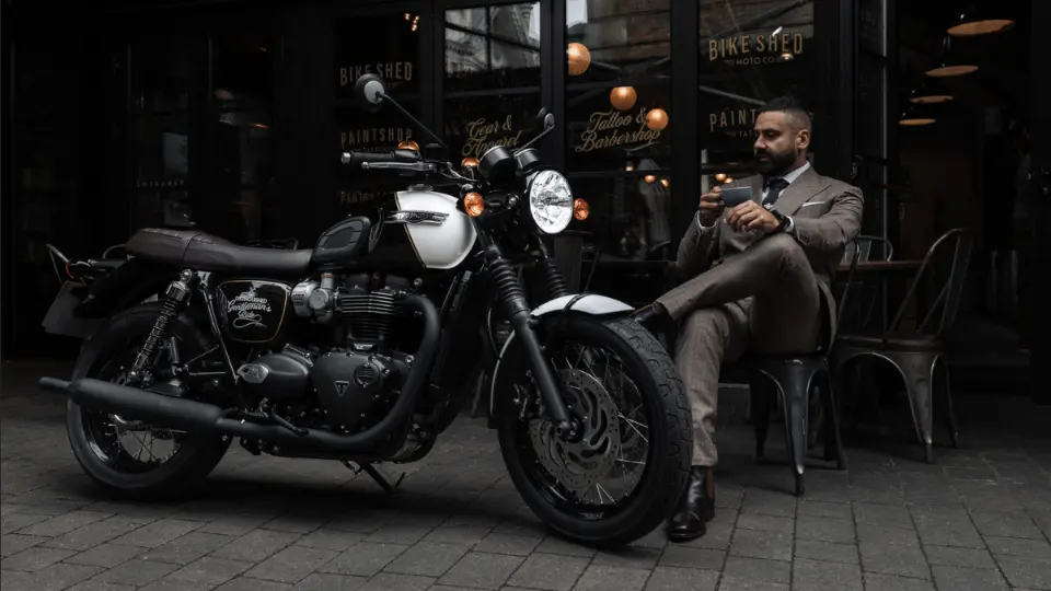 تريومف T120 بلک DGR