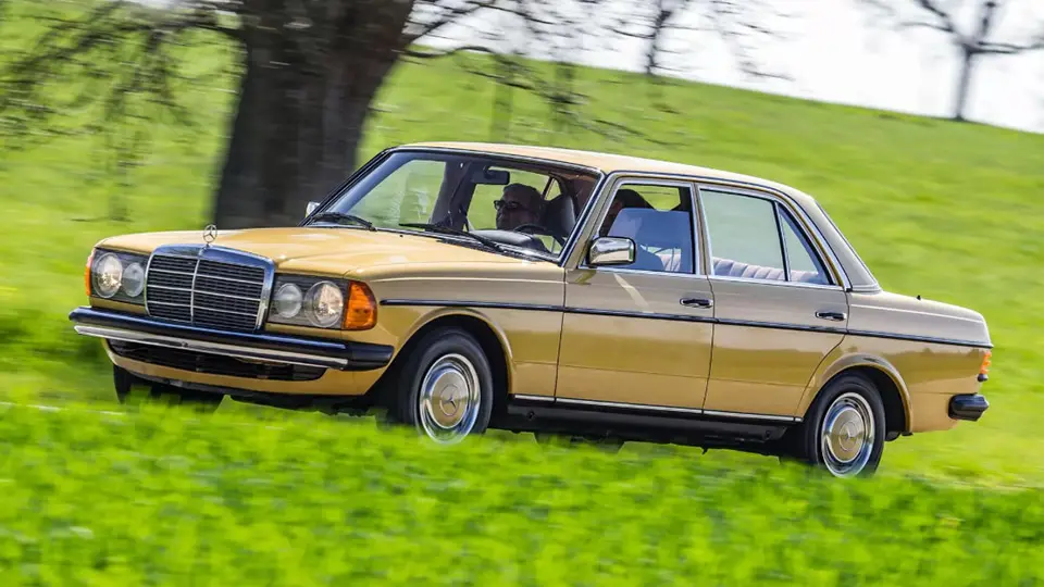 بنز دانشجويي 50 ساله شد