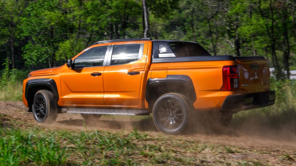 میتسوبیشی تریتون 2024