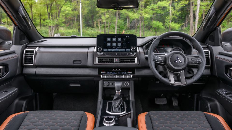 میتسوبیشی تریتون 2024