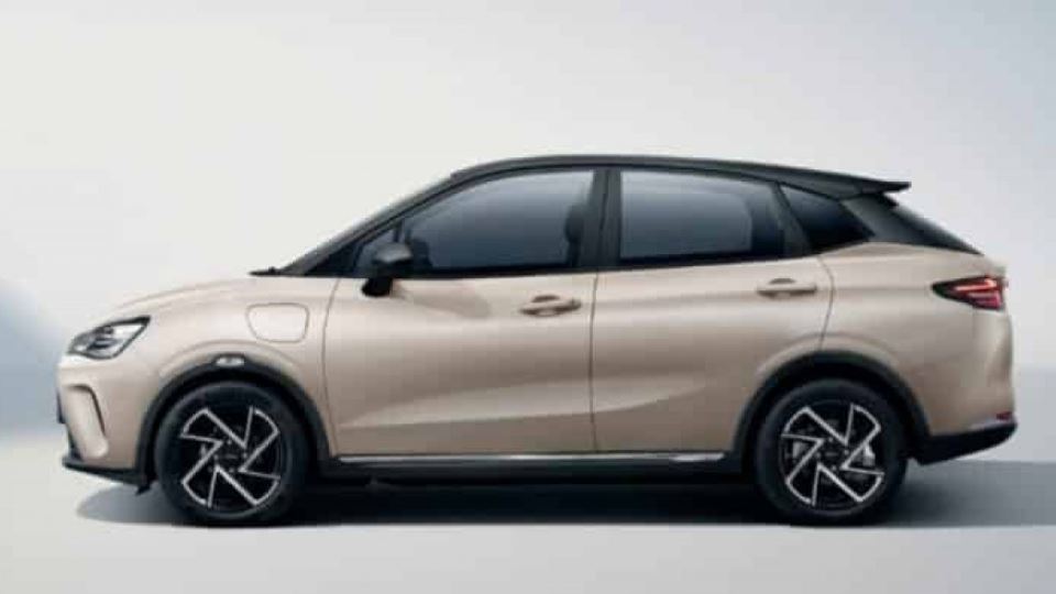 هاچ‌بک برقی نتا آیا