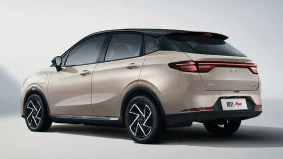 هاچ‌بک برقی نتا آیا