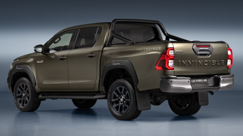 تویوتا هایلوکس 2024