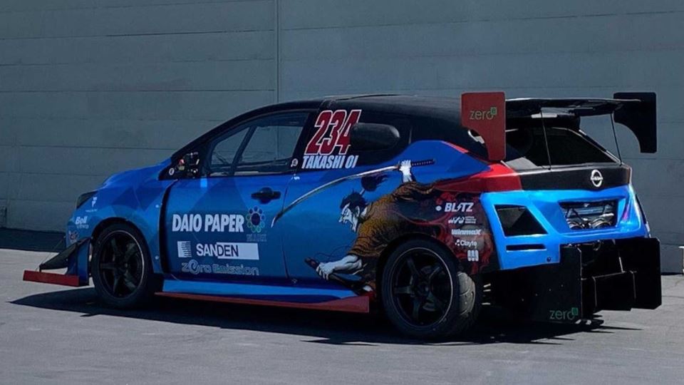 نیسان لیف آماده رقابت در پایکس پیک 2022