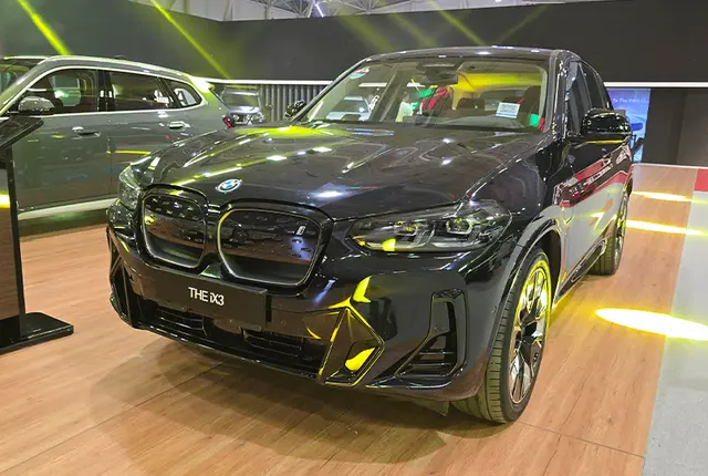  بررسی ب ام و iX3 برقی پرشیا خودرو