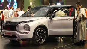 بررسی میتسوبیشی اوتلندر دو دیفرانسیل 4WD آرین موتور