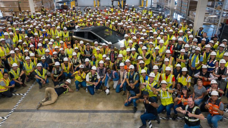 تسلا سایبرتراک - Tesla Cybertruck