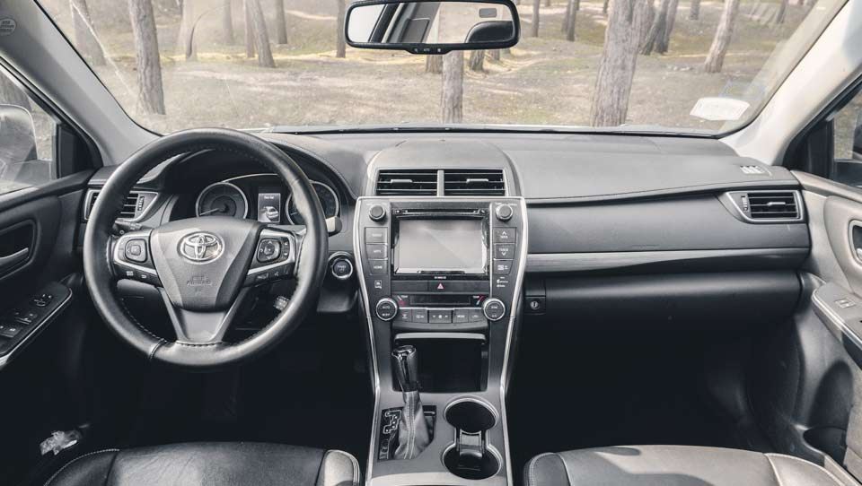 کابین تویوتا کمری هیبرید