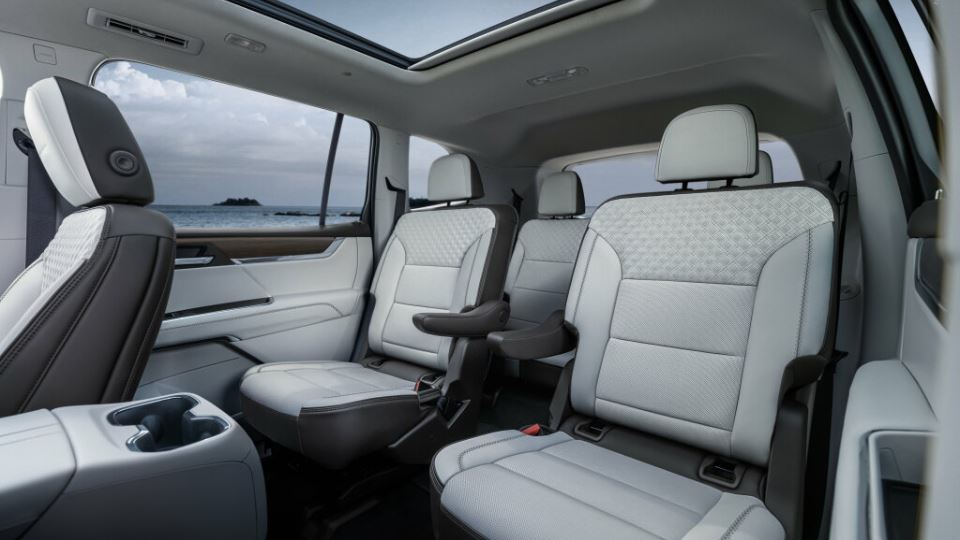 جی‌ ام‌ سی آکادیا 2024