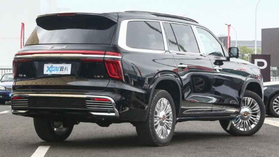 شاسی بلند چینی Hongqi  هونگچی LS7