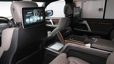 آپشن های تویوتا لندکروزر هشت سیلندر فیس لیفت