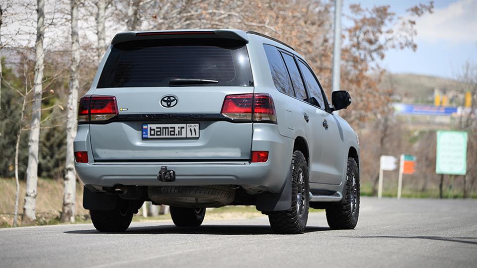 تویوتا لندکروزر هشت سیلندر فیس لیفت