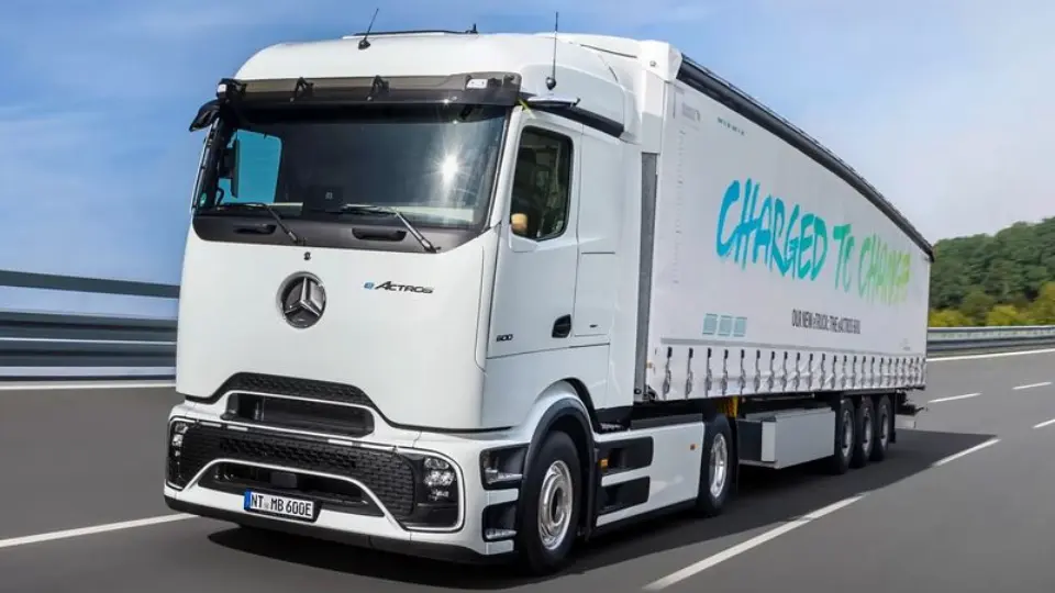 مرسدس بنز اي اکتروس 600