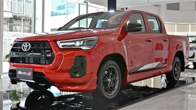 تویوتا هایلوکس Revo GR Sport