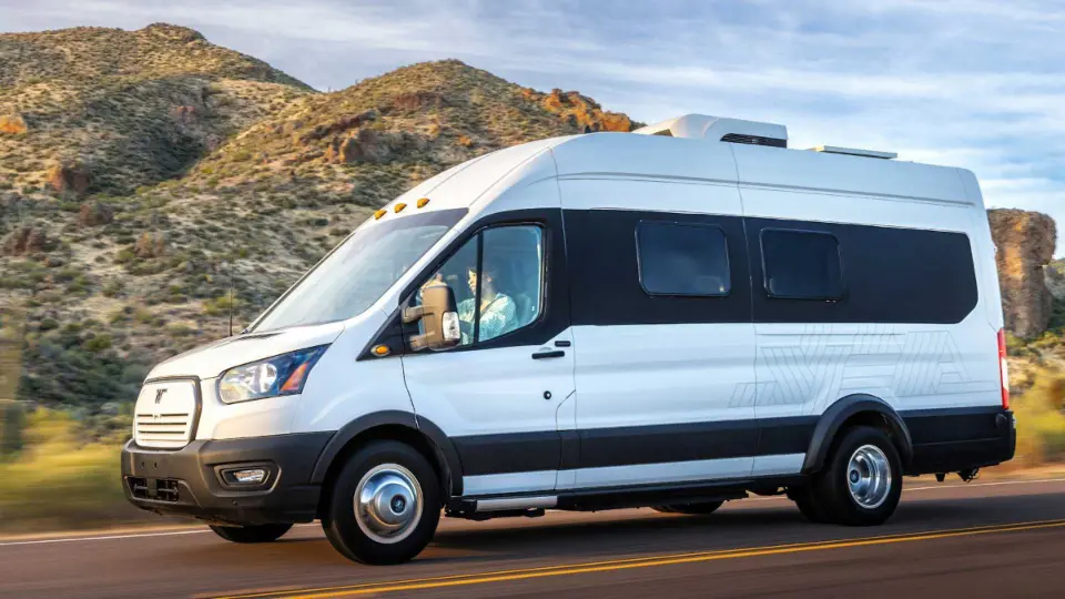 کمپر برقي وينباگو براساس فورد اي ترانزيت