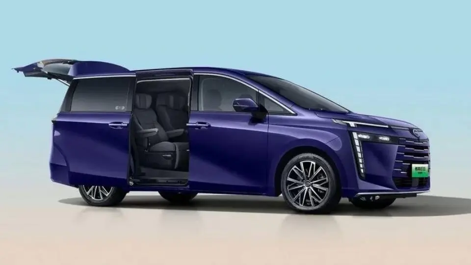 گک ترامپچي E8 هيبريد