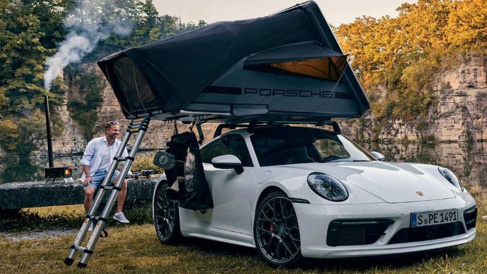 پورشه 911 با چادر سقفی برای سفر
