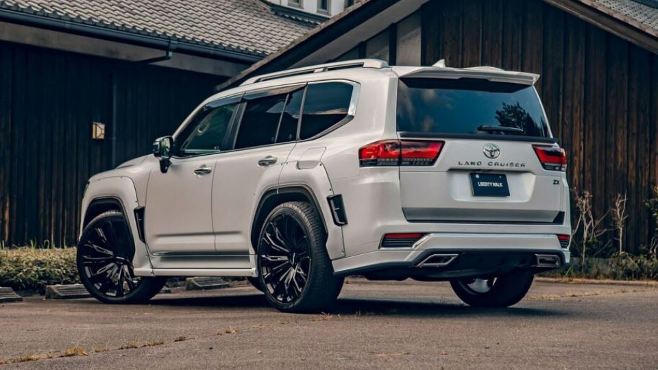 کیت لیبرتی واک برای تویوتا لندکروزر 300