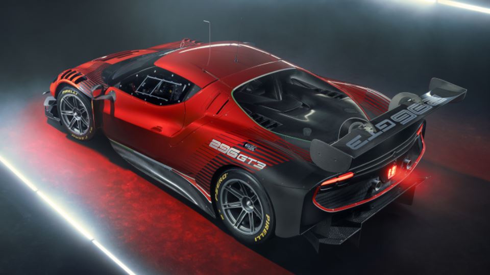 ماشین مسابقه ای فراری 296 GT3