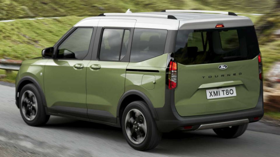 فورد ای تورنئو کوریر