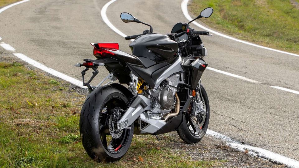 آپریلیا Tuno 660 Factory