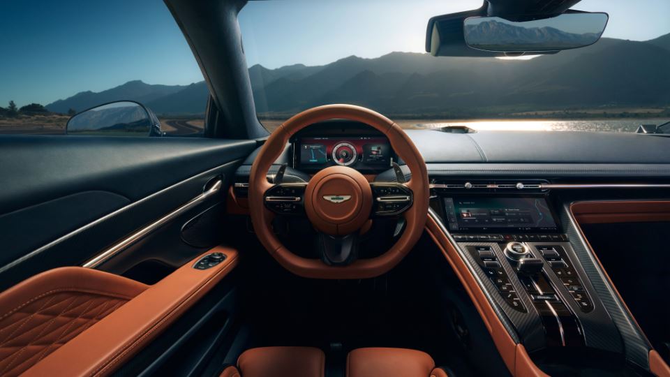 استون مارتین DB12