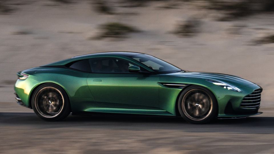 استون مارتین DB12