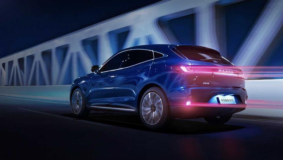 طراحی نمای عقب اولین خودروی هواوی