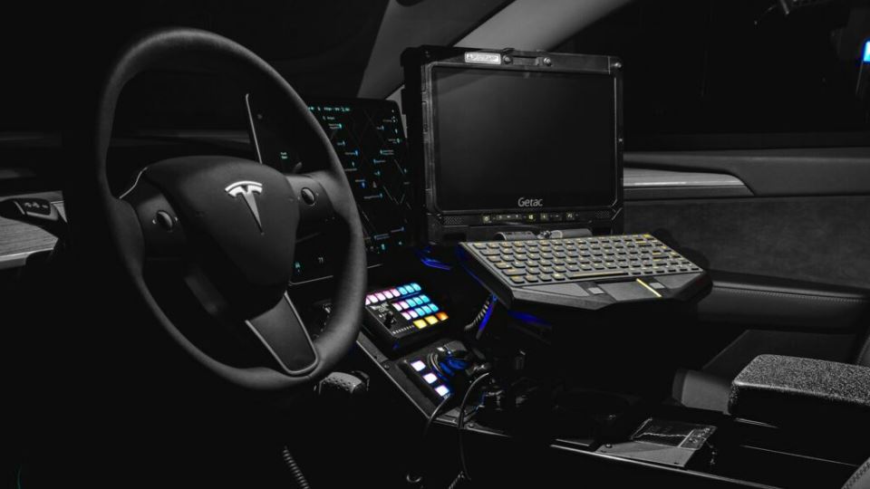 تسلا مدل Y ماشین پلیس