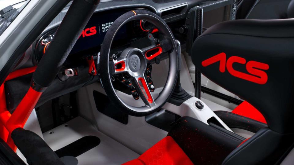 تبدیل پورشه 911 به خودروی آفرود توسط سینگر