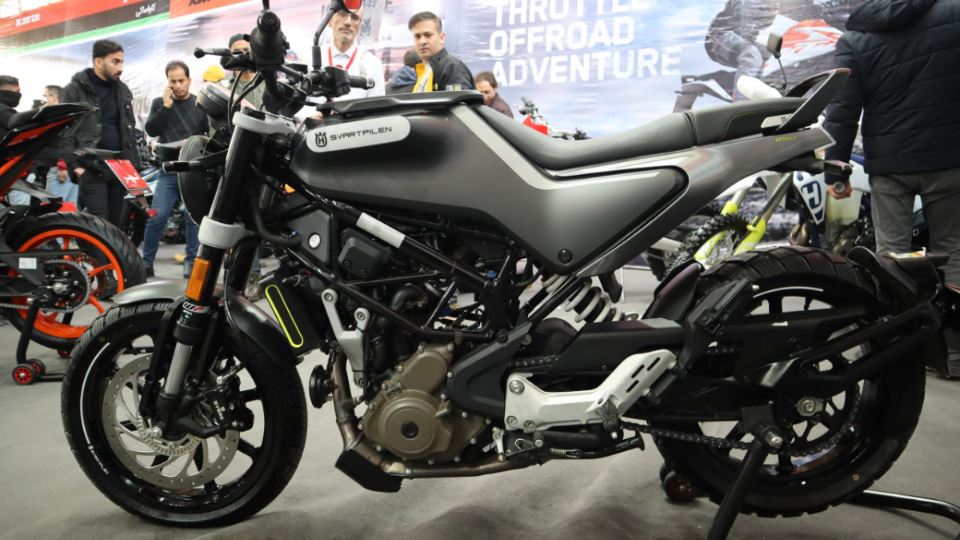 نمایشگاه موتورسیکلت 1401 کویر موتور