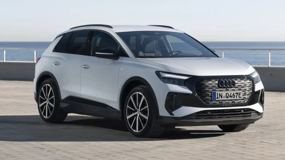 تيپ پايه آئودي Q4 etron