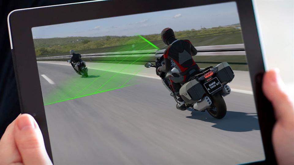 کروزکنترل فعال برای موتورسیکلت‌های ب‌ام‌و