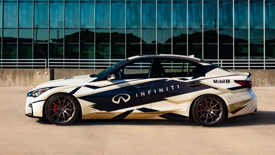 SEMA 2023 اینفینیتی Q50 رد اسپرت 400