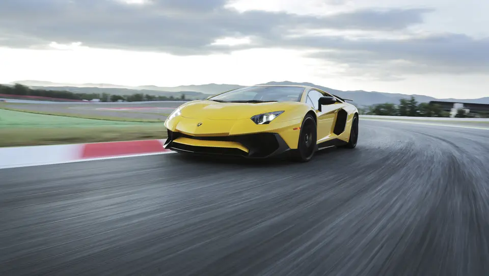 لامبورگینی آونتادور LP 750-4 SV