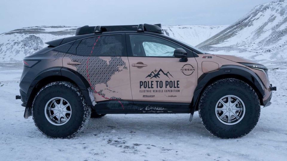 سفر بین دو قطب کره زمین با نیسان آ‌‌رییا