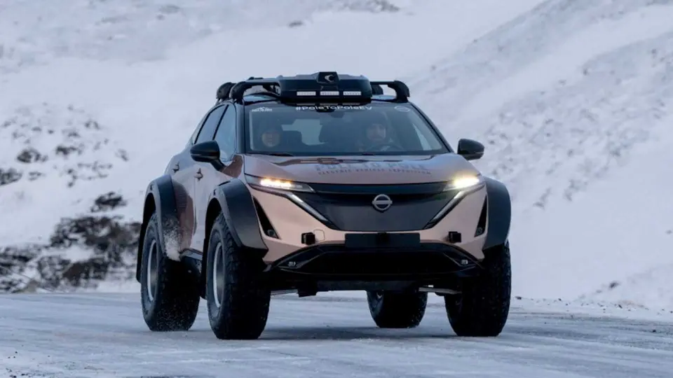 سفر بين دو قطب کره زمين با نيسان آرييا